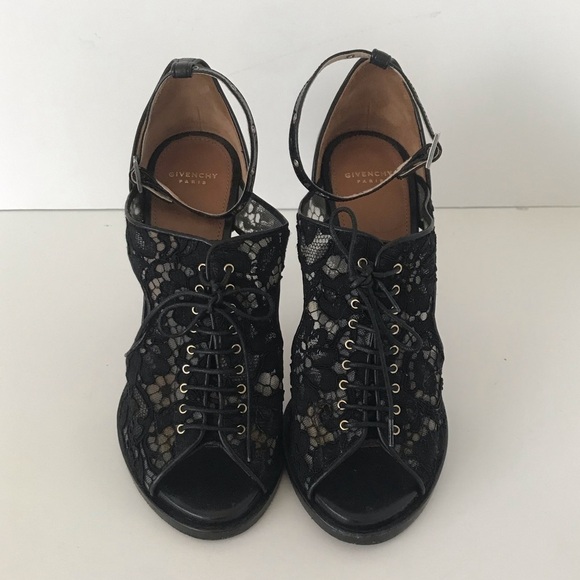 Givenchy Black Floral Lace Open Toe Lace Up Bootie Sandals, Size 6.5 🔴 - Picture 3 of 5